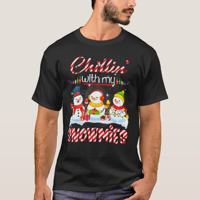 Camiseta Chillin' Con Mi Snowmie Santa Snowman Scarf Ligh (Anverso)