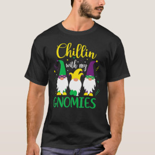 Camiseta Chillin Con Mis Gnomies Cuidados Gnome Mardi Gras