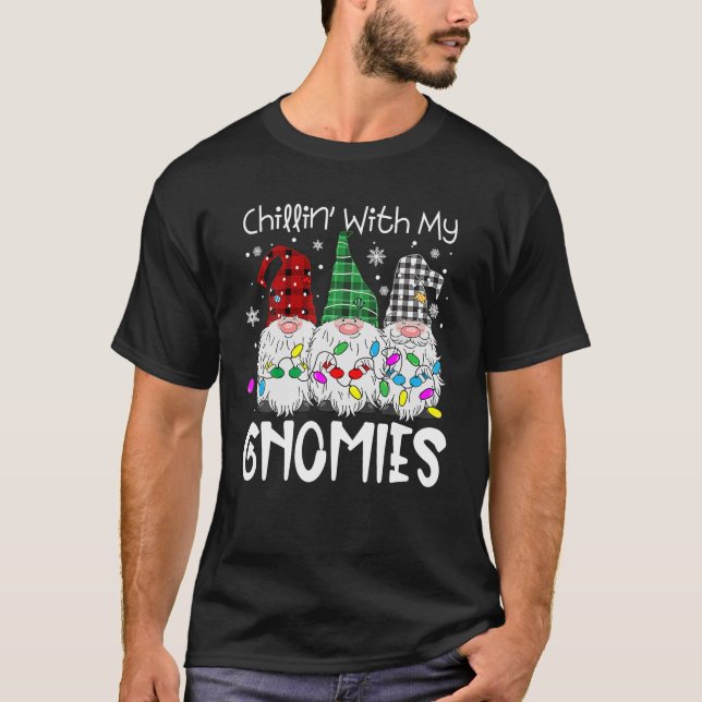Camiseta Chillin Con Mis Gnomies Funny Gnome Navidades (Anverso)