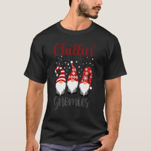 Camiseta Chillin Con Mis Navidades De Gnomías Rojas Jugada