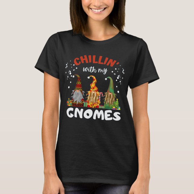 Camiseta Chillin Con Mis Navidades Gnomes (Anverso)