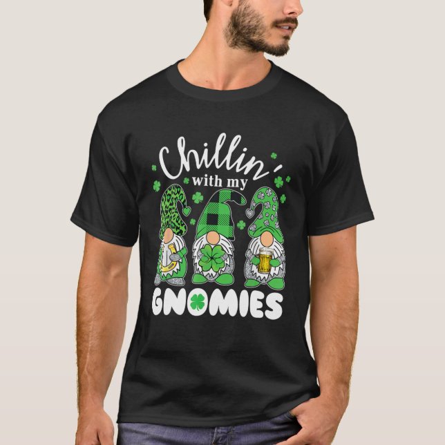 Camiseta Chillin Con My Gnomies Leopard Irish Gnome St Pat (Anverso)