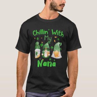 Camiseta Chillin With My Nana Green Plaid Gnomes St Patrick