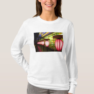 Camiseta China, Shanghái. Bar en el barrio Xin Tian Di