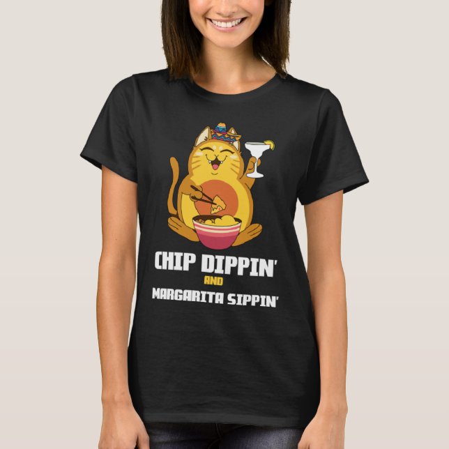 Camiseta Chip Dippin Margarita Sippin Cat Alcohol Cocktail  (Anverso)