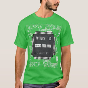 Camiseta Chip en la placa de circuito impresa con su nombre