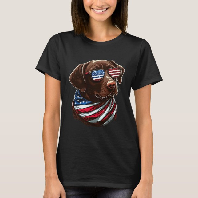 Camiseta Chocolate Labrador With USA Sunglasses And Flag (Anverso)