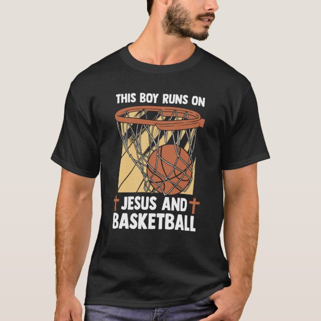 Camiseta Christian Baller Este Niño Corre Sobre Jesús Y Ces (Anverso)