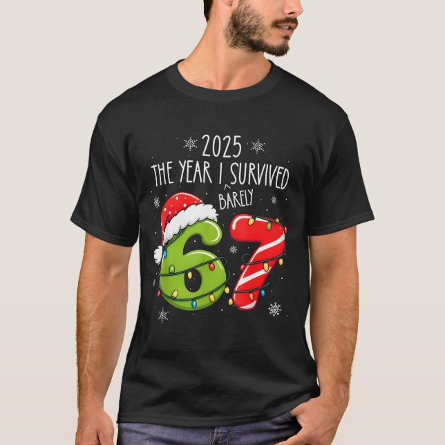 Camiseta Christmas 2025 The Year I Barely Survived Six Seve (Anverso)