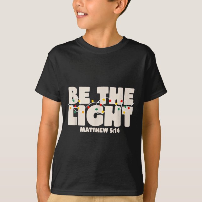 Camiseta Christmas Bible Verse Be The Light Matthew 5_14  (Anverso)