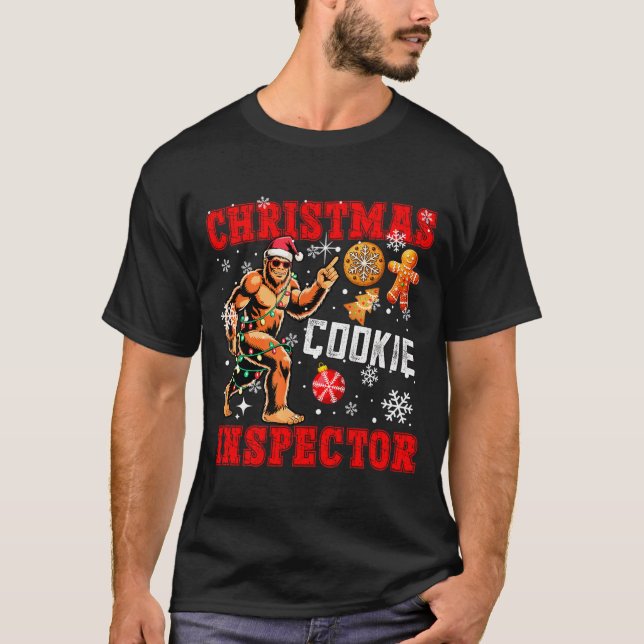 Camiseta Christmas Cookie Inspector Xmas Santa Bigfoot Funn (Anverso)