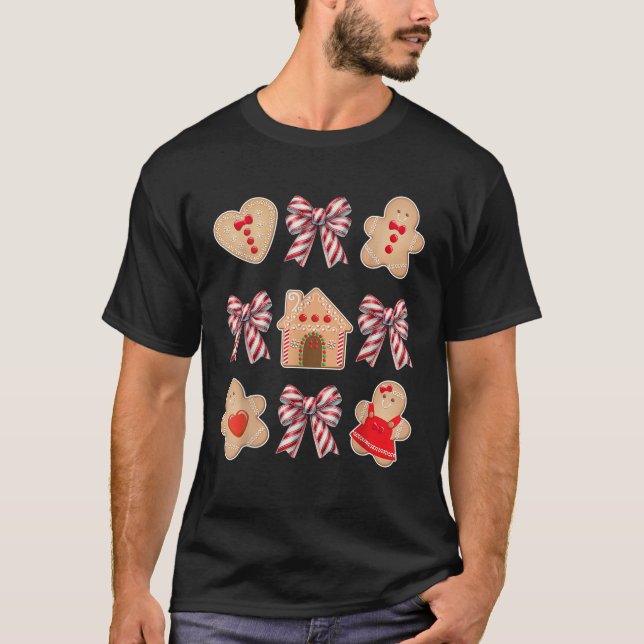 Camiseta Christmas Coquette Bows Candy Canes and Gingerbrea (Anverso)