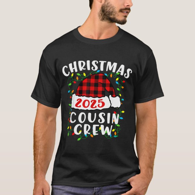Camiseta Christmas Cousin Crew 2025 Plaid Santa Hat Xmas Li (Anverso)