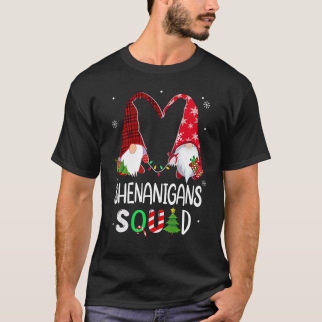 Camiseta Christmas family Shenanigans Squad gnome heart 202 (Anverso)