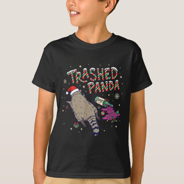 Camiseta Christmas Funny Trashed Panda Racoon Gets Drunk Xm (Anverso)
