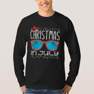Camiseta Christmas in July Santa Hat Sunglasses Summer Vaca