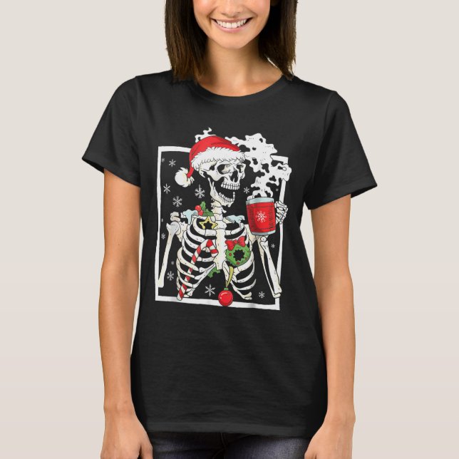 Camiseta Christmas Skeleton With Smiling Skull Drinking Cof (Anverso)