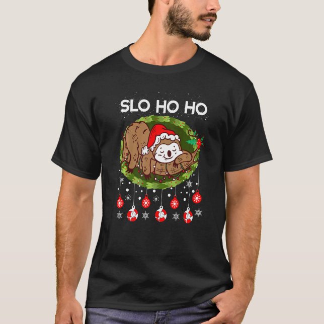 Camiseta Christmas Sleeping Sloth Santa Slo Ho Ho Ugly Xmas (Anverso)