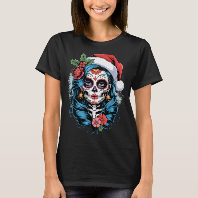 Camiseta Christmas Sugar Skull Art Woman Santa Hat Festive  (Anverso)
