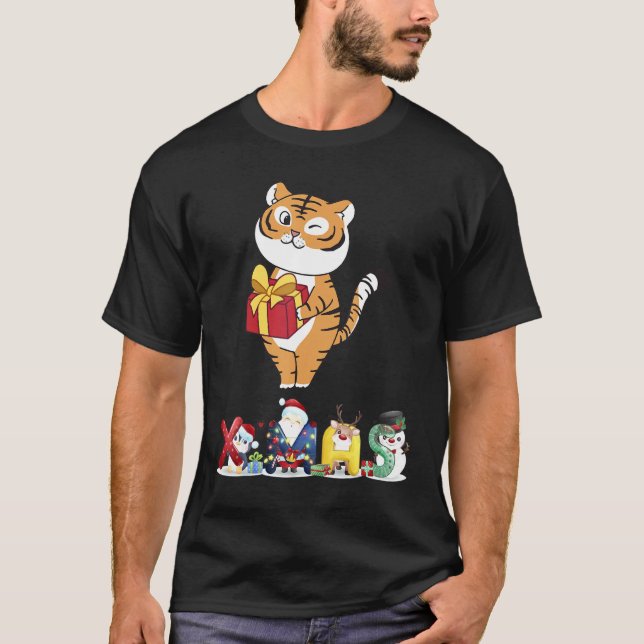 Camiseta Christmas Tiger Face Tree Snow  Pajama Xmas 2021   (Anverso)