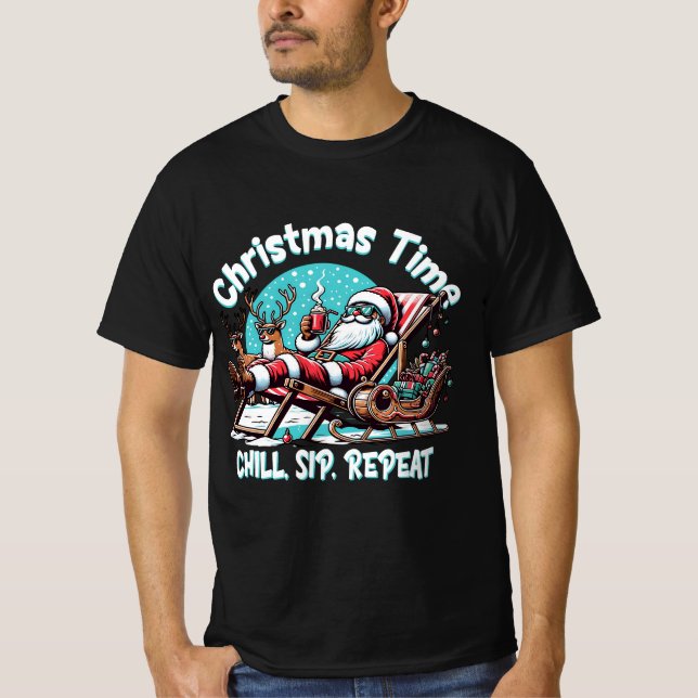 Camiseta Christmas Time Chill – Relaxing Santa Design (Anverso)