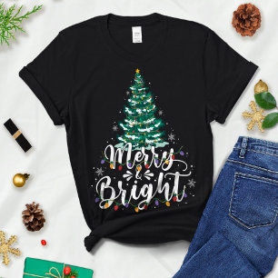 Camiseta  Christmas Tree, Christmas Tee, Merry and Bright