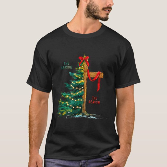 Camiseta Christmas Tree The Season Jesus Cross Faith Holida (Anverso)
