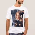 Camiseta Christmas Winter Girl blowing snow in Her Hand<br><div class="desc">woman girl christmas people, 
hair smiling cool fun, 
xmas pretty cheerful lady, 
smile cold holiday model, 
hat female cute face, 
beauty happy beautiful snow, 
fashion young winter , 
girl woman christmas people, </div>