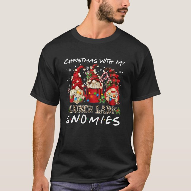 Camiseta Christmas With My Lunch Lady Gnomies Plaid Red Gno (Anverso)