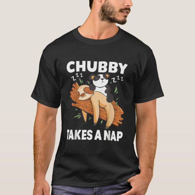 Camiseta Chubby Takes A Nap Pajama Sleep Lazy Sloths Panda (Anverso)