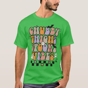 Camiseta Chubby Thighy Spooky Vibes Halloween Retro Groovy