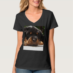 Camiseta Cierra A La Cabeza Un Cachorro De Rottweiler Sucio
