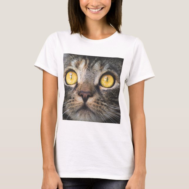 Camiseta Cierre de gato con ojos amarillos (Anverso)