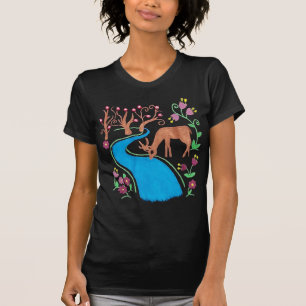 Camiseta Ciervo caprichoso de acuarela junto al río