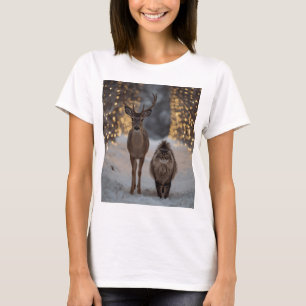 Camiseta Ciervo y gato esponjoso en un bosque navideño neva