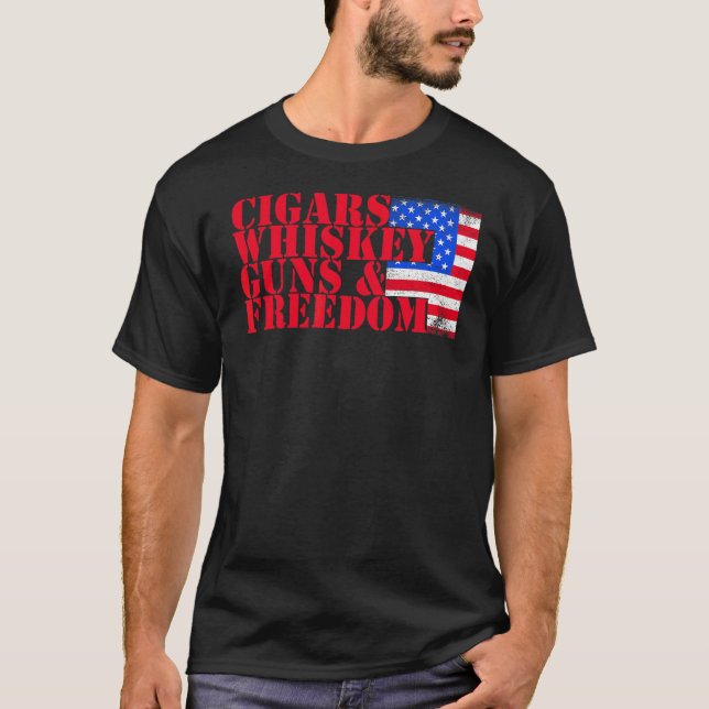Camiseta Cigarros patrióticos Whiskey arma libertad (Anverso)