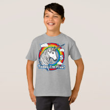 Cinco años del niño de Rainbow Unicorn Hoy tengo c