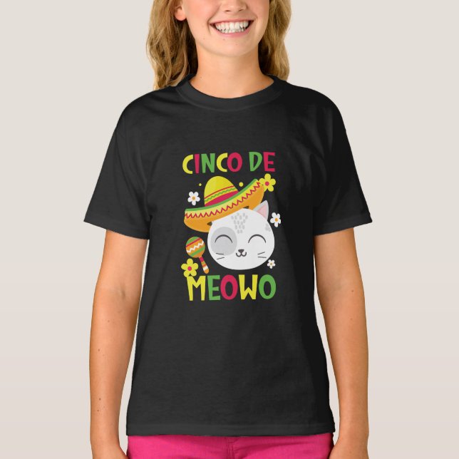 Camiseta Cinco De Meowo, colorido y juguetón gato mexicano (Anverso)
