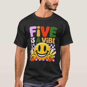 Camiseta Cinco es un Chica de Boys Groovy de la quinta fies