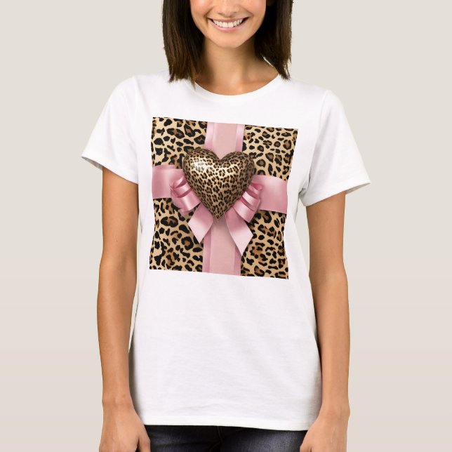 Camiseta Cinta rosa de corazón de impresión de leopardo (Anverso)