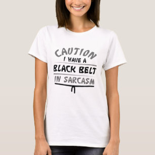 Camiseta Cinturón Negro En Sarcasmo
