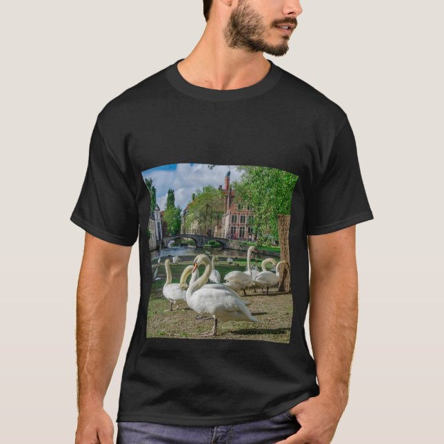 Camiseta Cisnes blancos en el centro de Brujas (Anverso)