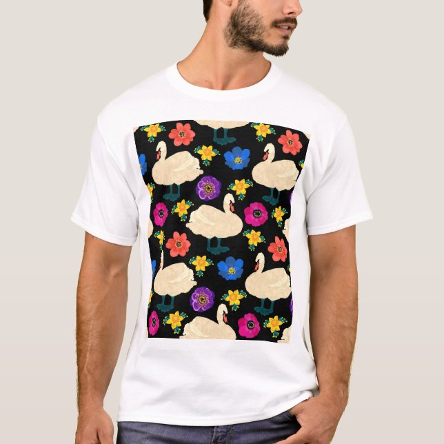 Camiseta Cisnes, flores, fondo negro dibujado a mano. (Anverso)