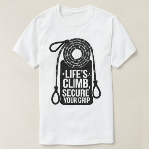 Camiseta Cita de escalada de aventura tipografía audaz