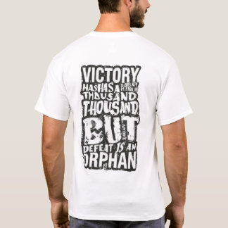 Camiseta Cita de la Victoria Tiene Mil Padres - Motivaciona