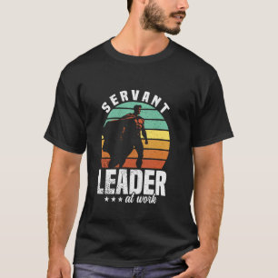 Camiseta Cita de Liderazgo de Servicio Dirigiendo Equipo de