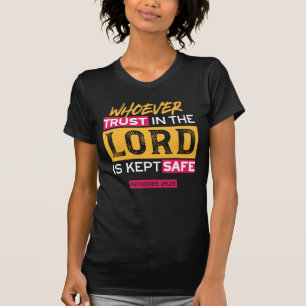Camiseta Cita de Quien Confía en el Señor Está Seguro