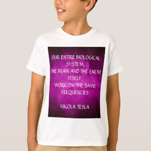 Camiseta Cita de Tesla sobre púrpura
