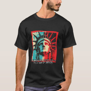 Camiseta Cita de valentía de inmigrante con acento extranje