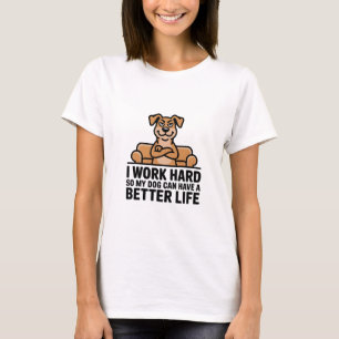 Camiseta Cita divertida de perro mimado Ilustración de sofá